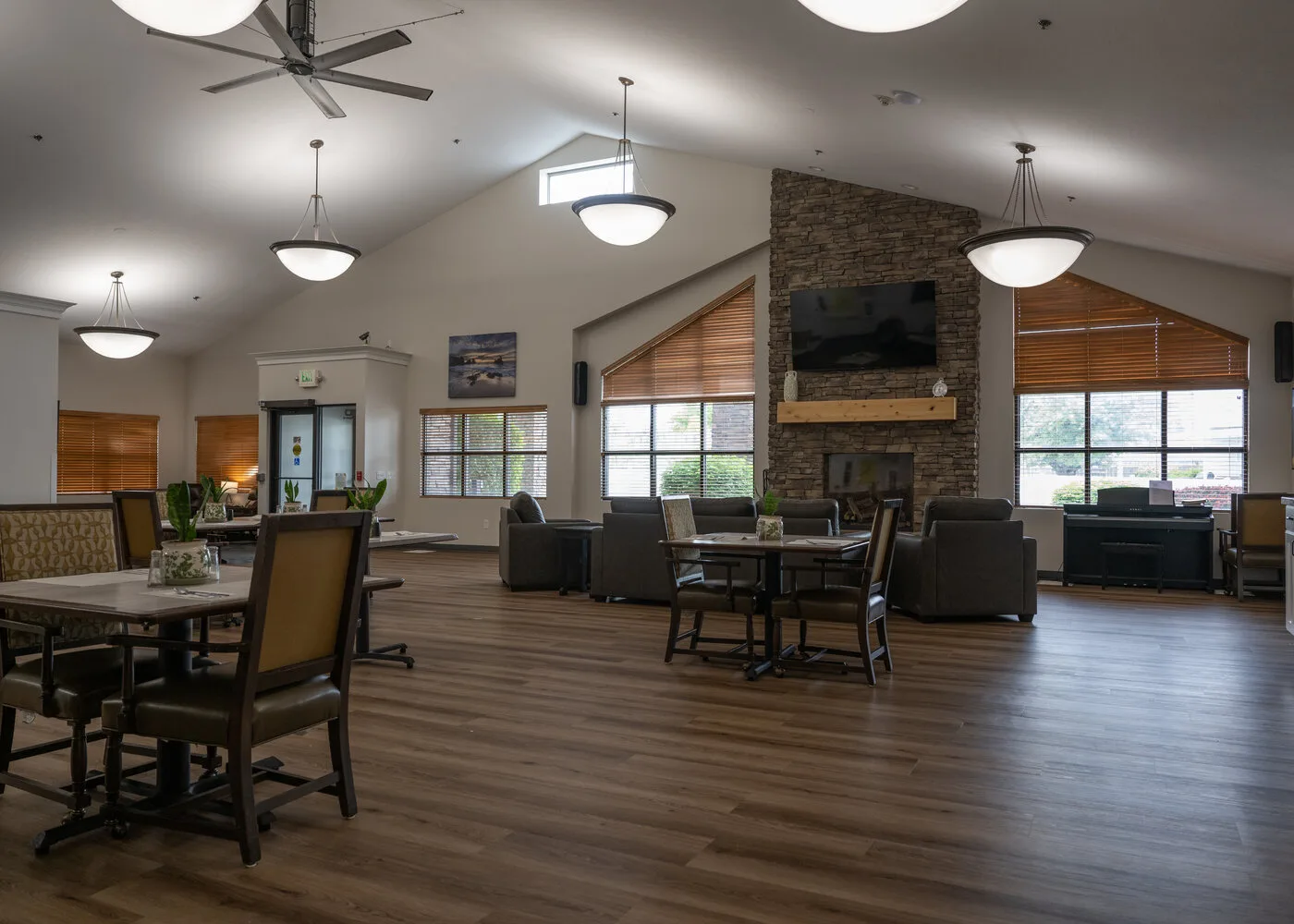 Dining and common area at Pheasant View Assisted Living
